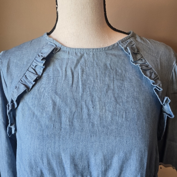 Altar'd State Chambray Blouse NWT Size XS - Picture 3 of 6